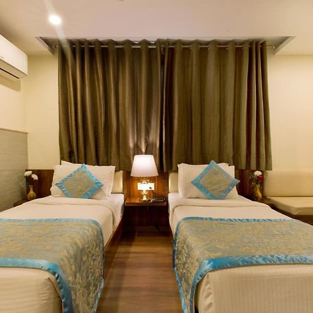 Hotel Viva Palace Ню Делхи Екстериор снимка