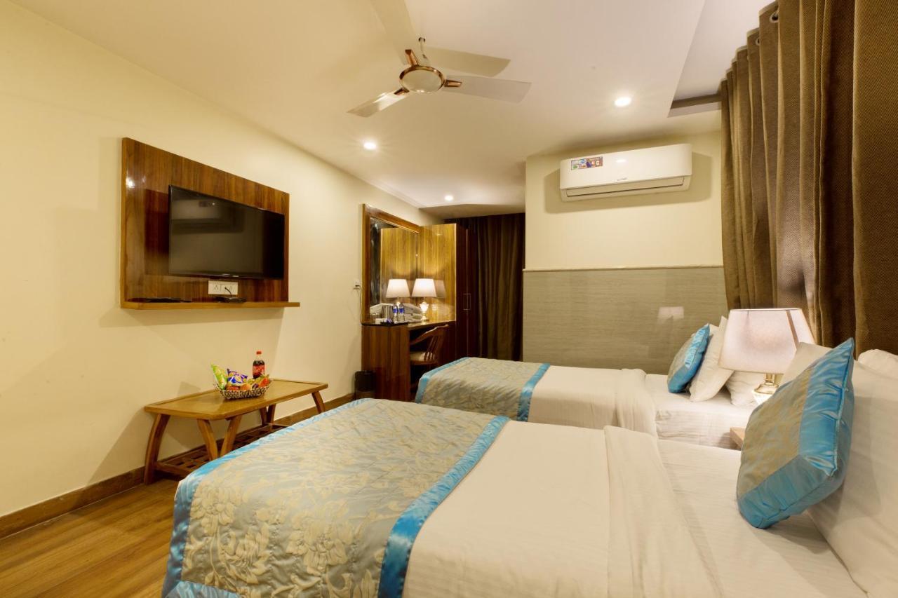 Hotel Viva Palace Ню Делхи Екстериор снимка