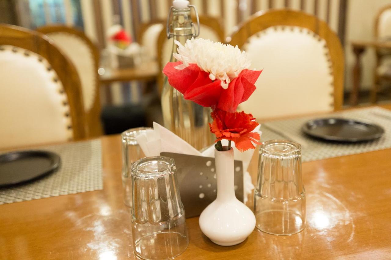 Hotel Viva Palace Ню Делхи Екстериор снимка