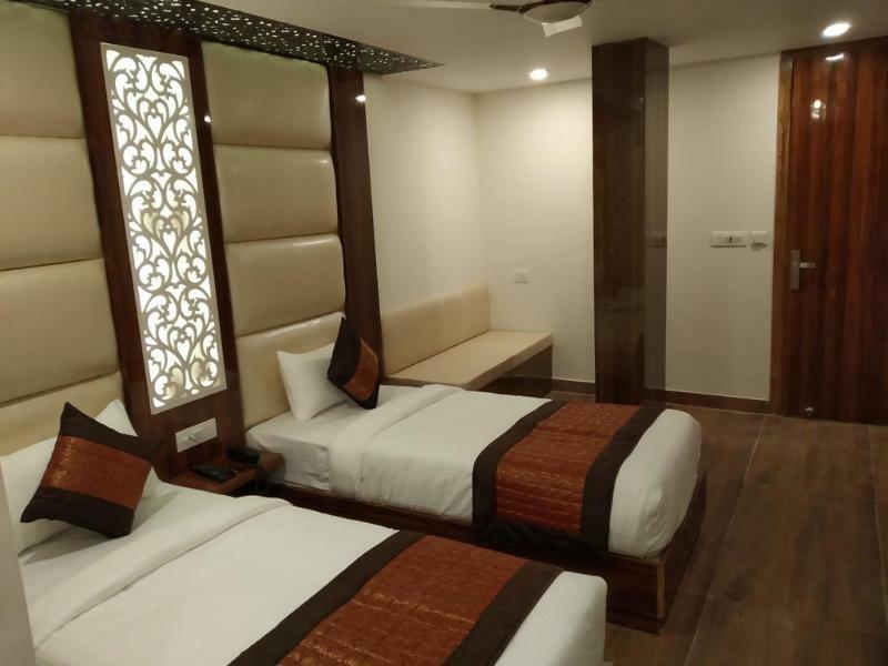Hotel Viva Palace Ню Делхи Екстериор снимка